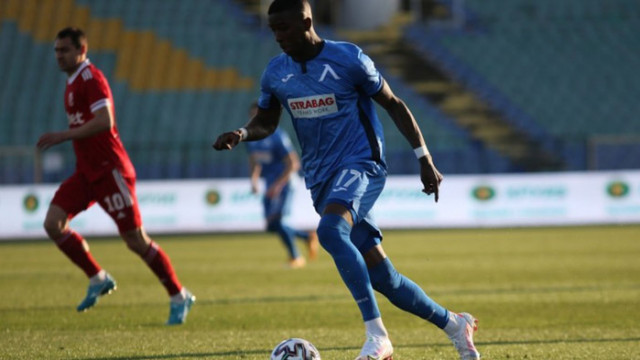 Робърта остава в Левски и през пролетта